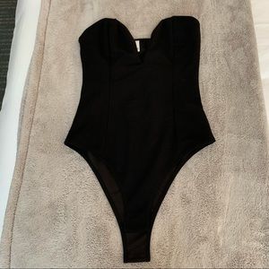 STRAPLESS BODYSUIT